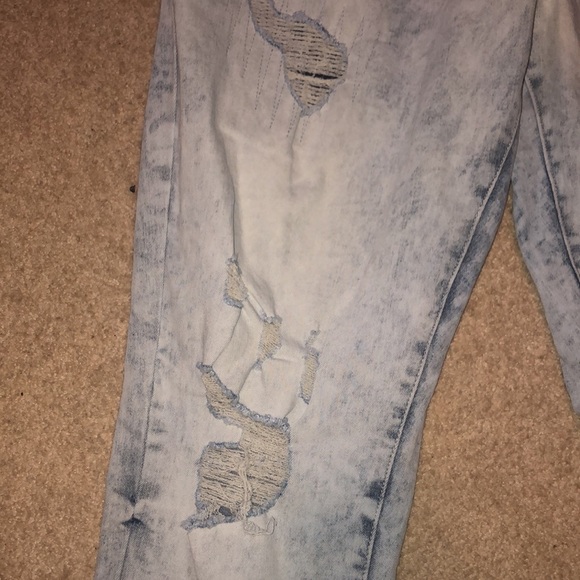 NWT Destressed jeans - Picture 6 of 10